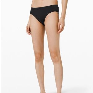 Lululemon Seersucker Waterside MR Meduim Bottom